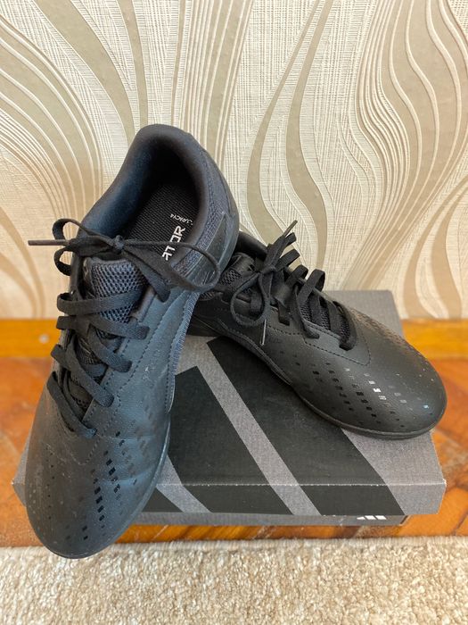 Маратонки Adidas Predator 37 1/3