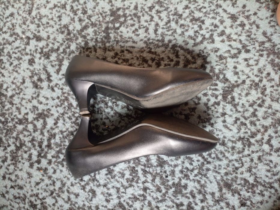 Продаю красивые туфли
