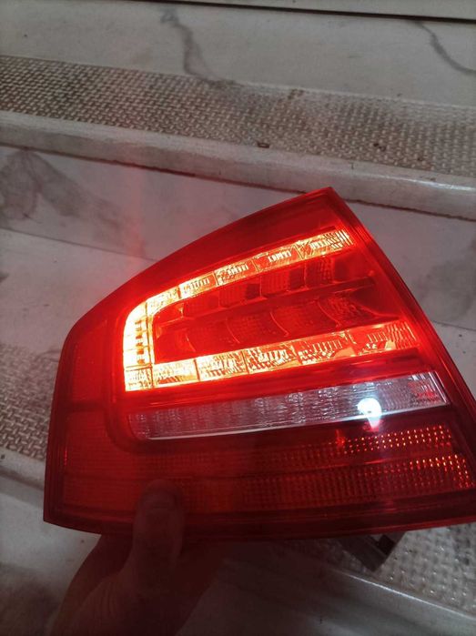 AUDI A8 D3  комплект фейслифт стопове