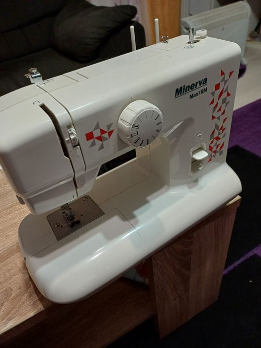 Masina de cusut Minerva