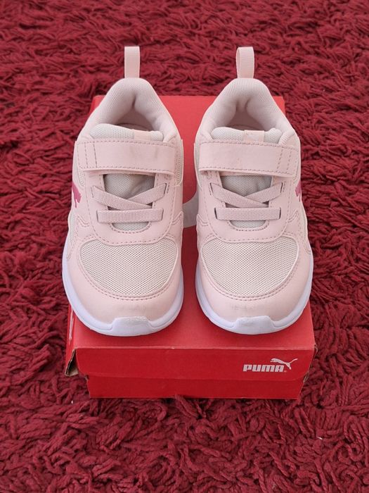 -Vând adidași PUMA nr. 27,5 pt copii-