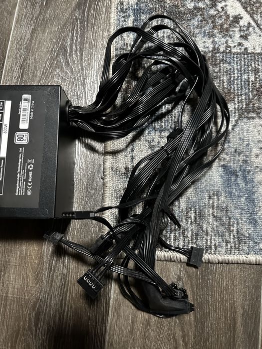 Продаю блок питания sama 600w сертификация 80plus