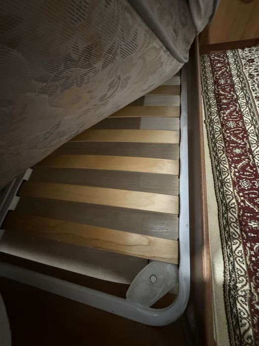 Продам спальный гарнитур