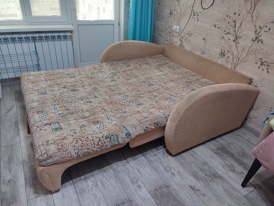 Отдам диван даром