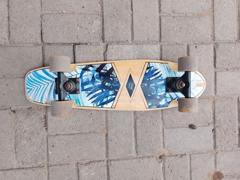 Скейтборд — отличное состояние, готов к катанию!

Продаю скейтборд