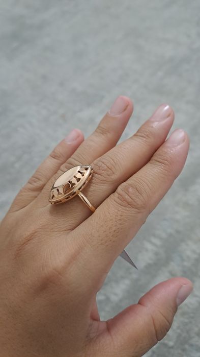 Золотые серьги и кольцо