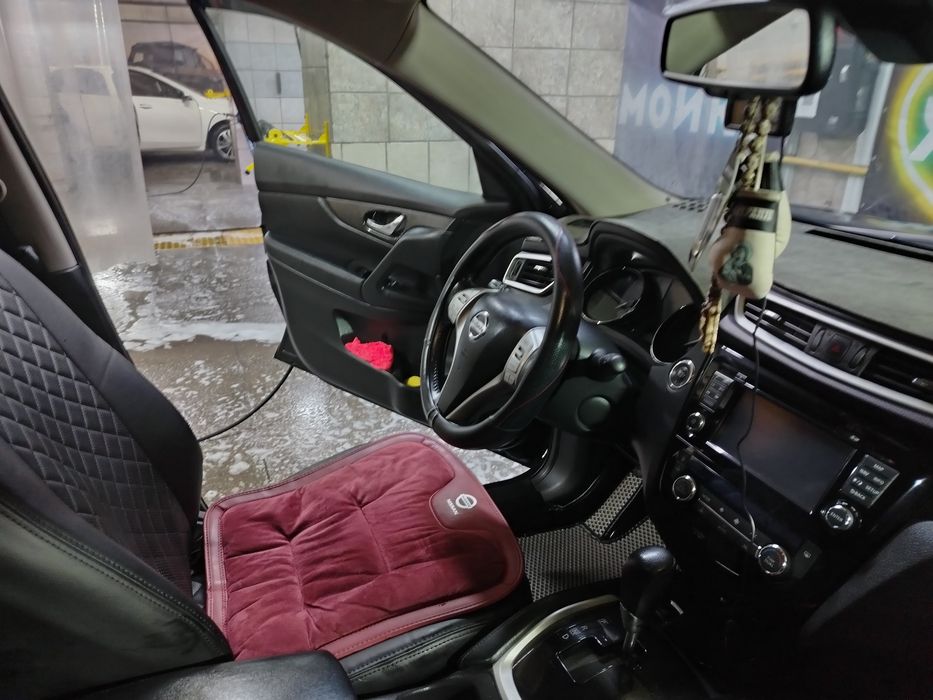 Накидки на Nissan