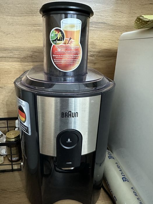 Соковыжималка, в отличном состоянии, редко использовалась, 2-3 раза