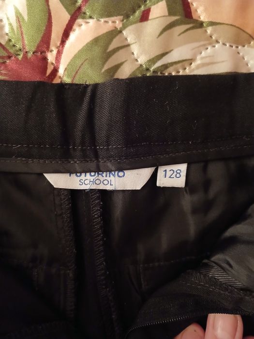 Продам брюки школьные