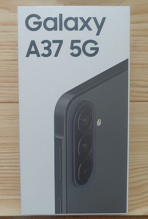 Чисто нов Samsung Galaxy A37 5G (128GB, Awesome Charcoal) + 36 м. Гаранция и пълен комплект екстри!