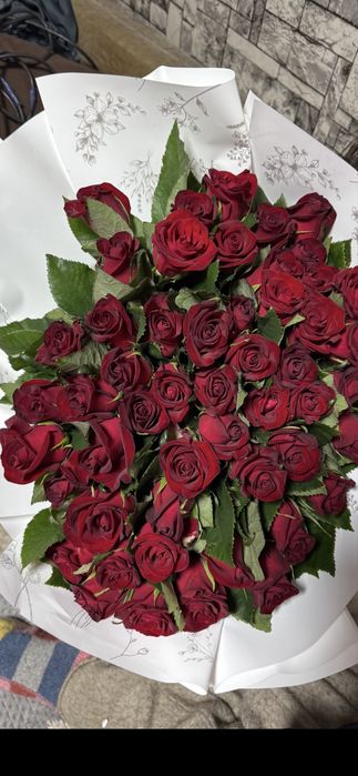 Цветок очень красивый и свежий.