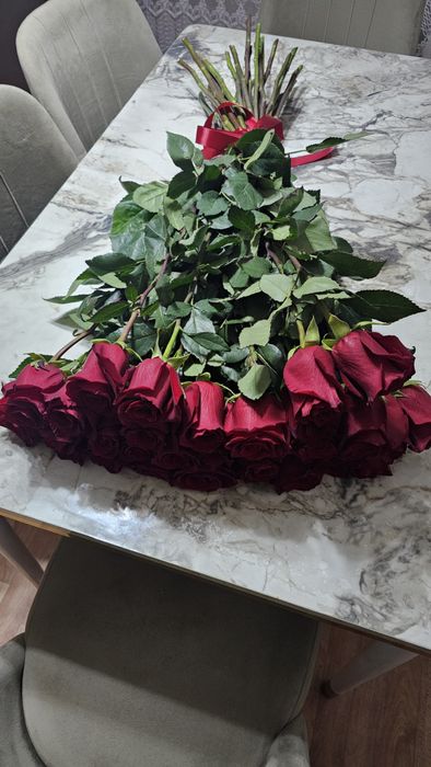 Продам свежие метровые розы