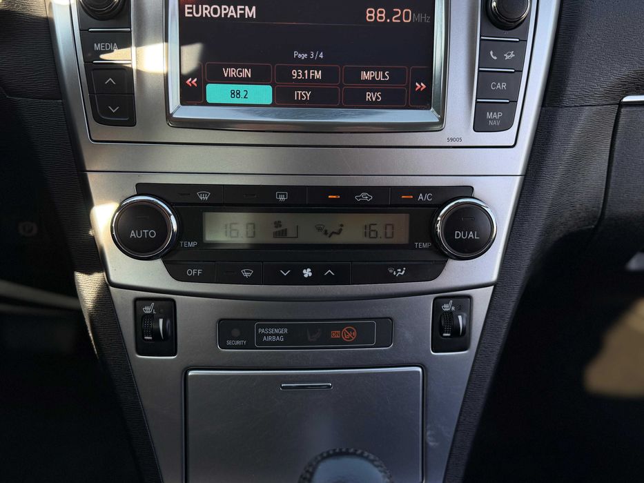 • Toyota Avensis 2012 Facelift T27 • 1.8 benzina• 147 cp •107xxx km •
