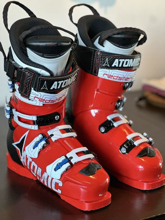 Clapari (Atomic si Nordica), schiuri (Fischer, Head) casti ( Caso)