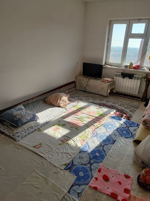 Srochna kvartira  sotiladi. 60 kv.m.Yangiyo'l shahar, Yangi Farovon da