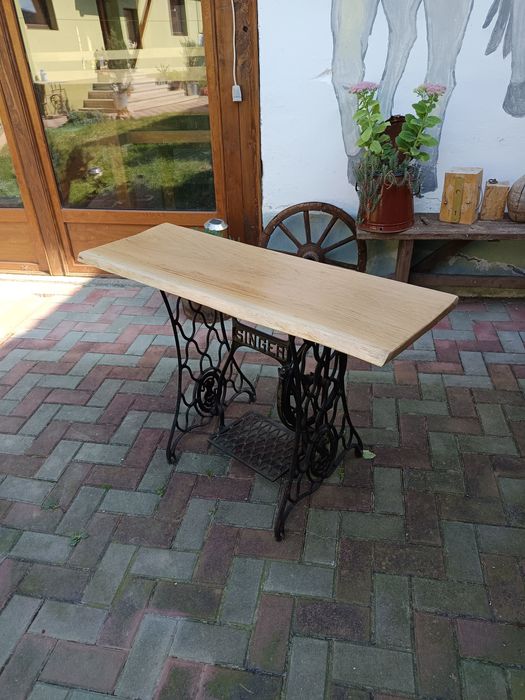 Masa , Comoda , suport lavoar din mașină de cusut