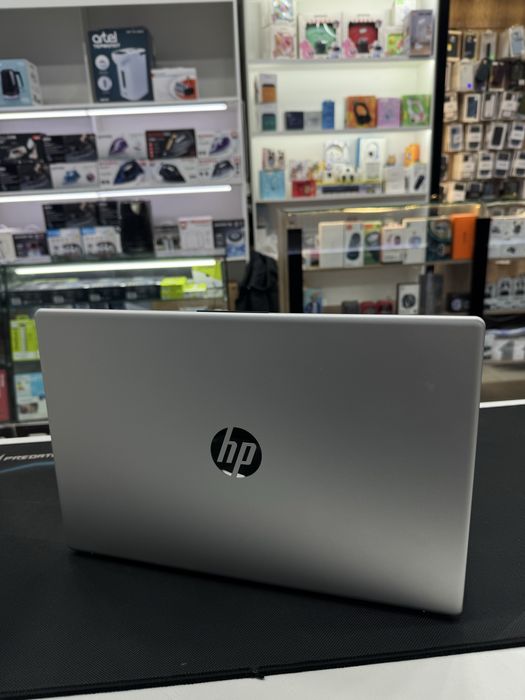 Hp laptop  i5-1334