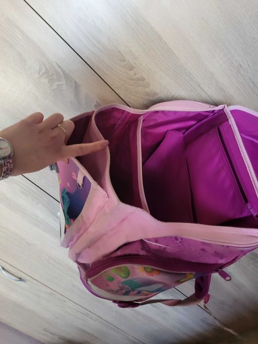 Ученическа раница тролчетата