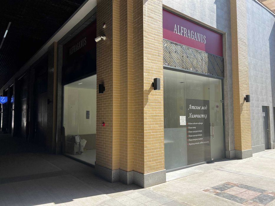 Сдаётся срочно угловое 35м² с витражами с 2 сторон — 500$