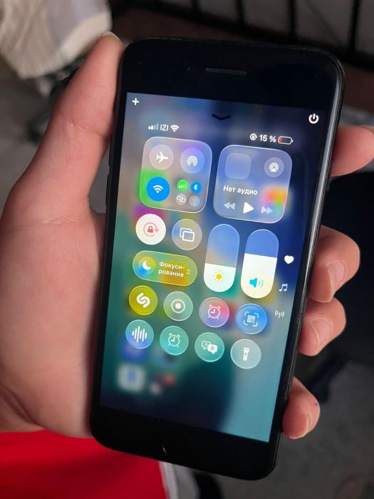 Продам Iphone SE