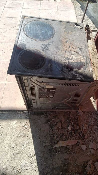 cuptor electric si plita vitroceramica AEG functioneaza perfect