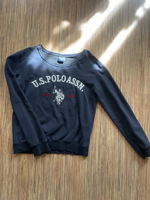 Отдам беслатно вещи на девочку подростка