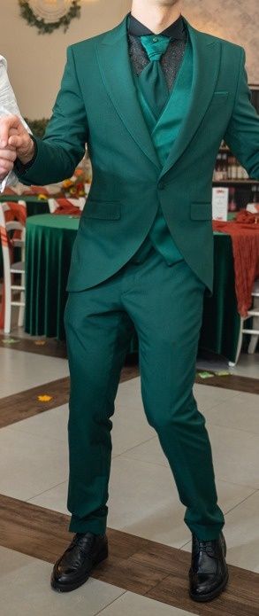 Costum nunta verde inchis