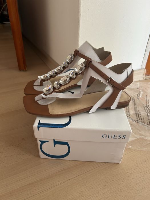 Сандали с камъни  Guess