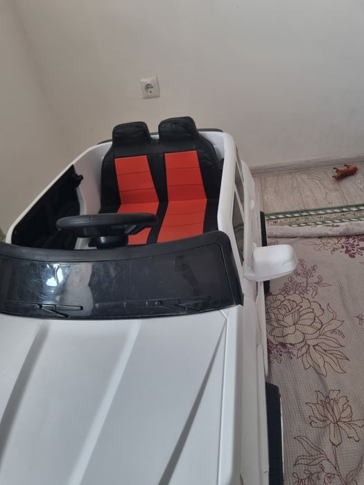 Продам машинку марки Лексус