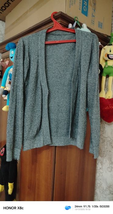 Продаю женские кофты в отличном состоянии
