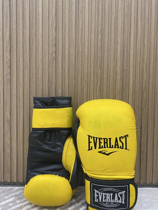 Боксерские перчатки Everlast с гарантией
