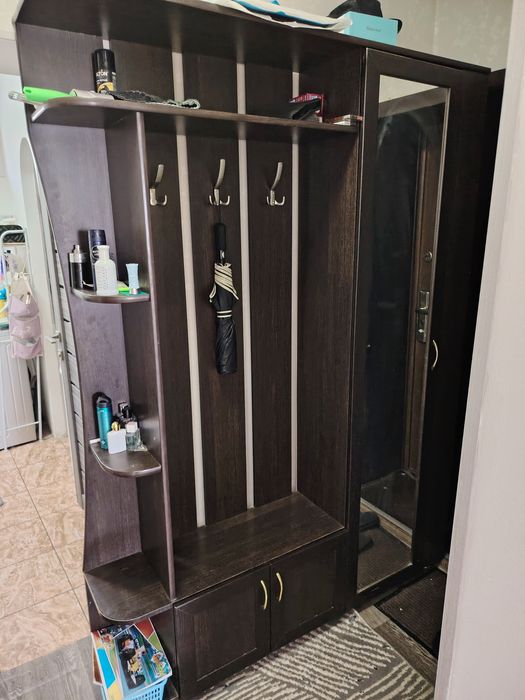 Продам прихожие в