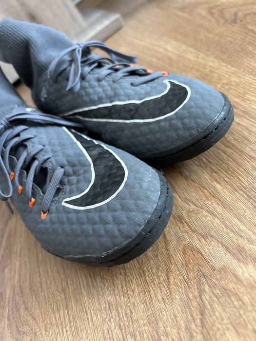 NIKE hyoervenom .