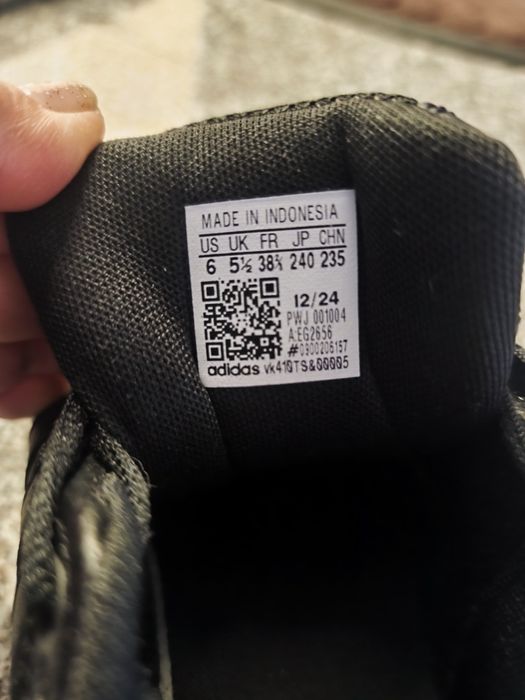 Дамски маратонки нови.