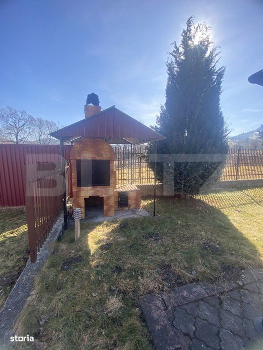 Casa de vanzare, cu 6 camere, 300 mp, spatioasa, in Campulung Moldoven