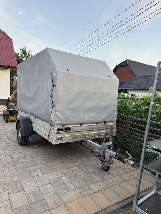 Remorca 1300kg acoperita
