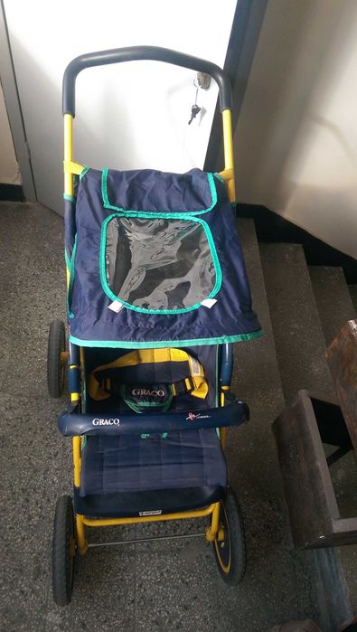 2 броя детски колички