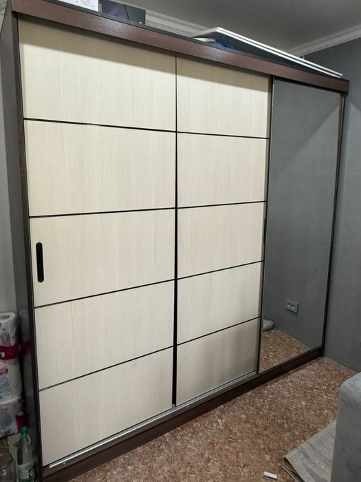 Шкаф купе с зеркалом