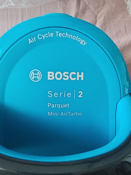 Vând aspirator Bosch