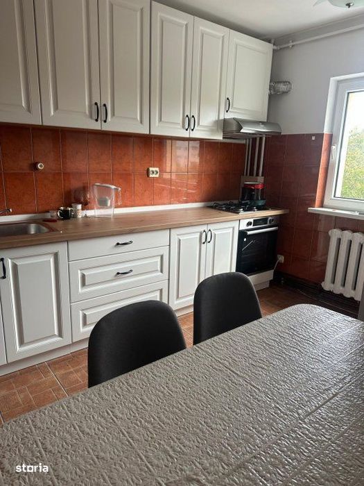 De inchiriat apart.3 camere decomandate zona UMF, str. Pasteur