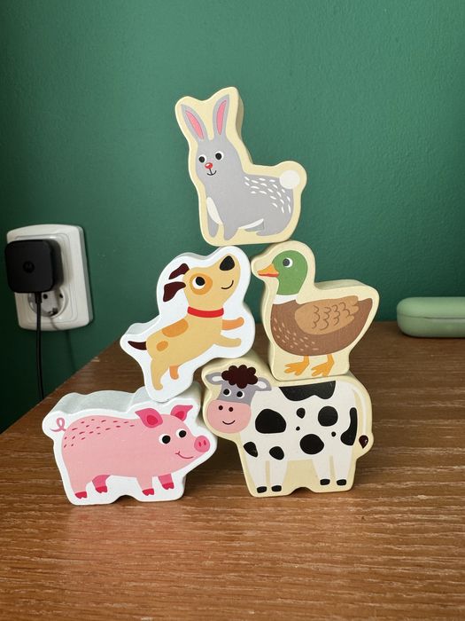 Детски книжки и плетени играчки