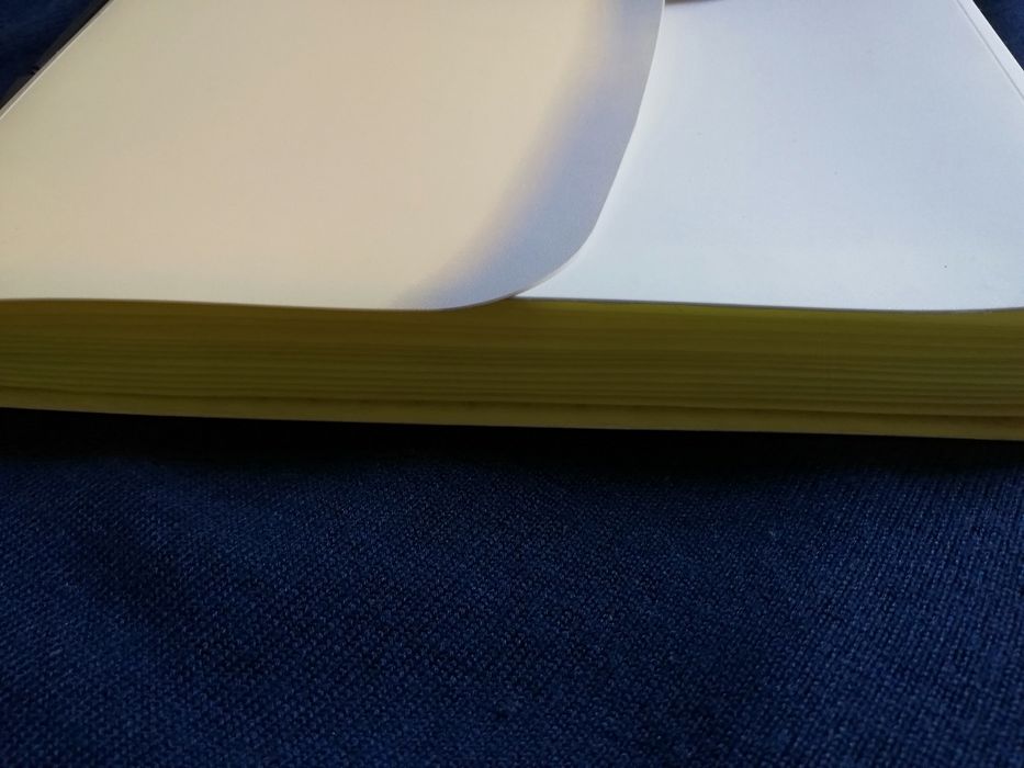 Папка для документов, чемодан, сумка, коробка