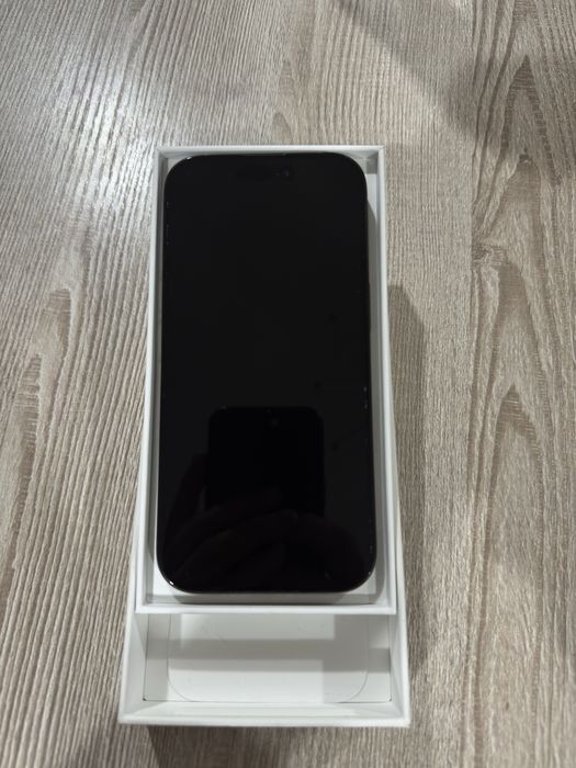 Продается iPhone 16pro 256gb black titanium