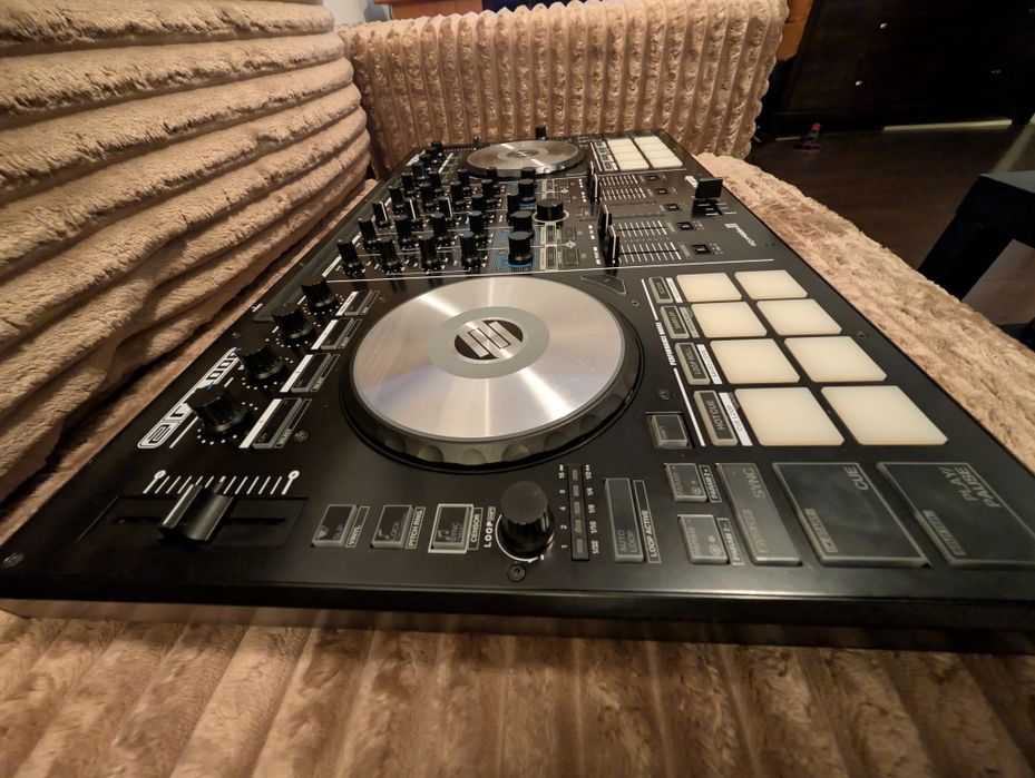 Consola Dj Reloop Mixon 4 - Functionala / Necesita reparatie