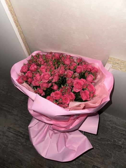 Продам букет кустовых роз