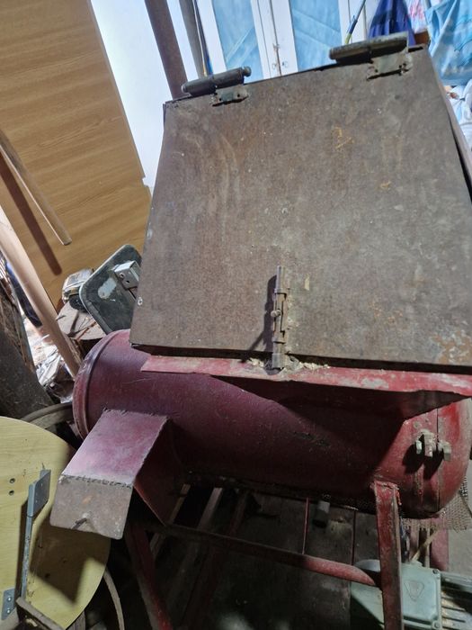 Mașină de curățat porumb(știuleți)