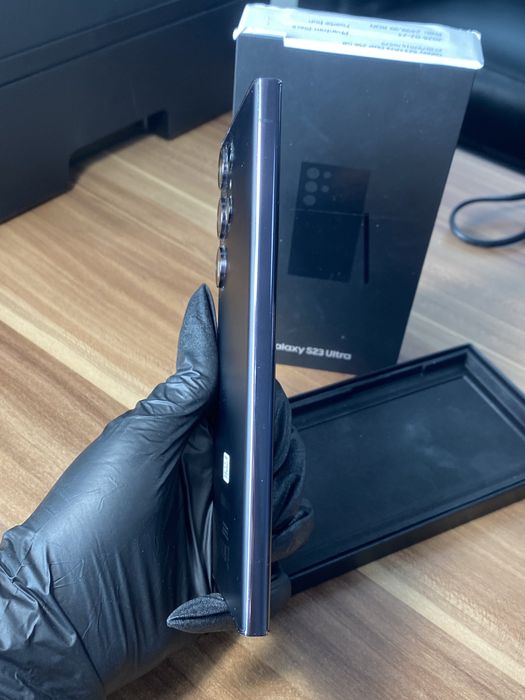 Samsung Galaxy s23 ultra • 256 GB • Phantom Black