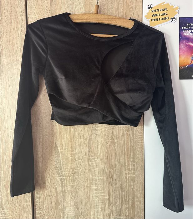 Кожена пола и велурен топ ‼️Нови М размер