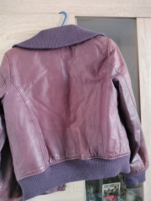 De vânzare geaca piele naturala