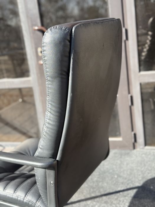 Кресло кожанное для офиса